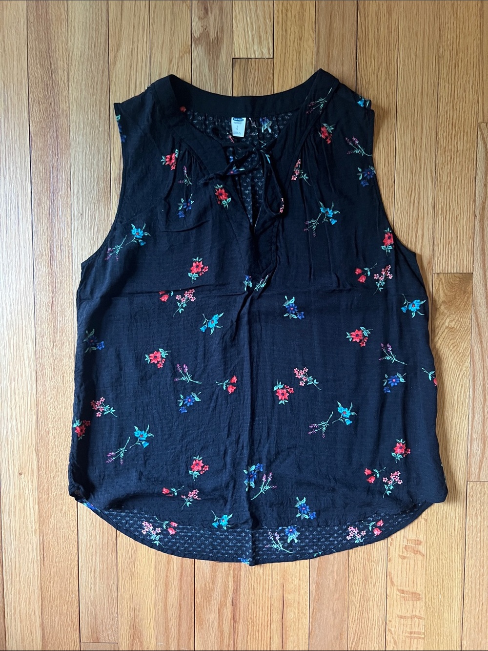 Old Navy Black Sleeveless Floral Tie-Front Camisole